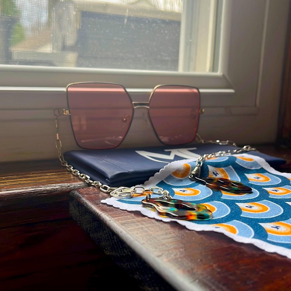 Pink sunglasses by SunLoops